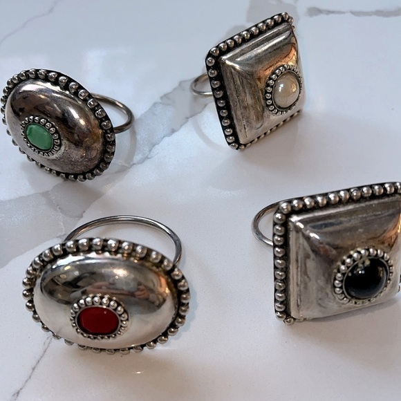 Twos Company Set of 4 Silver Plated Napkin Rings w Multiple Color Stone Inserts - Picture 5 of 8